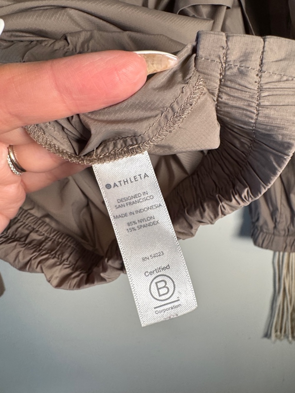 Athleta Mortar Mushroom Taupe Pullover Lightweight Windbreaker Pullover Jacket M - Picture 7 of 9